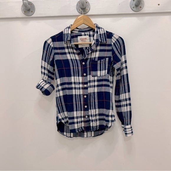 Mossimo Supply Co. Tops - MOSSIMO long sleeve button down plaid shirt